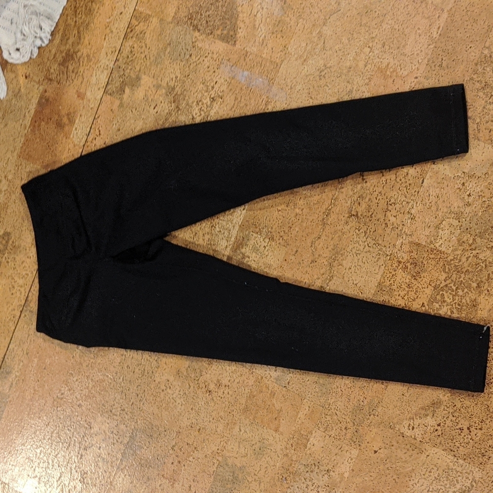 Black leggings